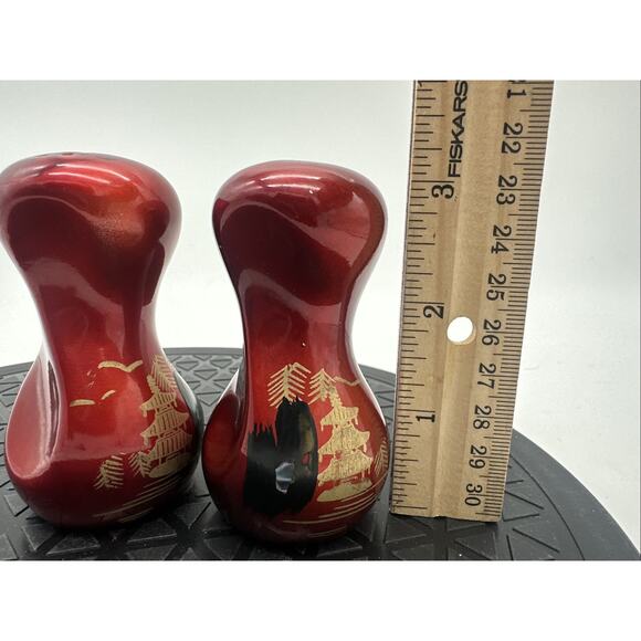 VTG Red Hand Painted Pagoda Salt and Pepper Shakers Red - Picture 5 of 5